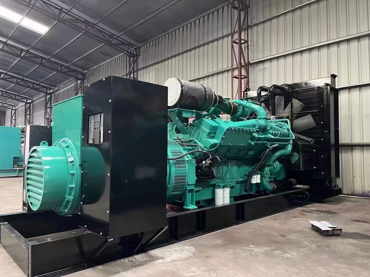 南山如何降低 800kW 柴油发电机输出电流的波动？