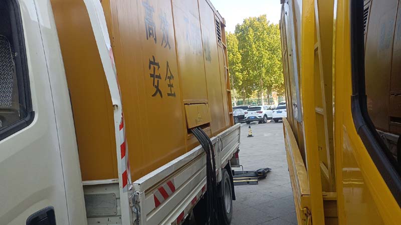 南山如何判断柴油发电机组和UPS电源的切换时间是否符合要求？